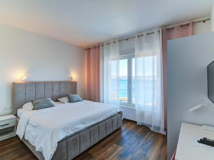 Image No.22-4 Bed Property for sale