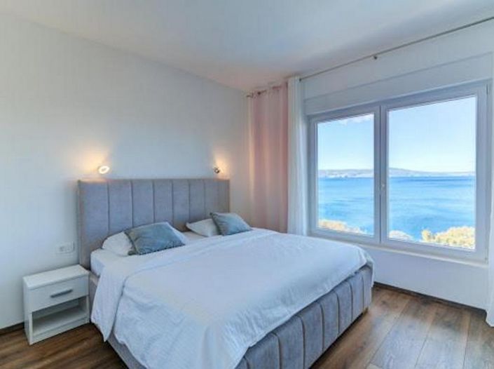 Image No.24-4 Bed Property for sale