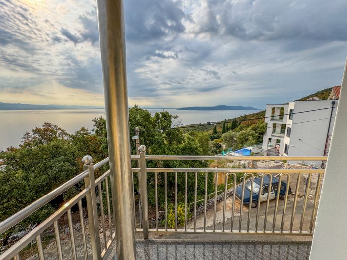 Image No.2-4 Bed Property for sale