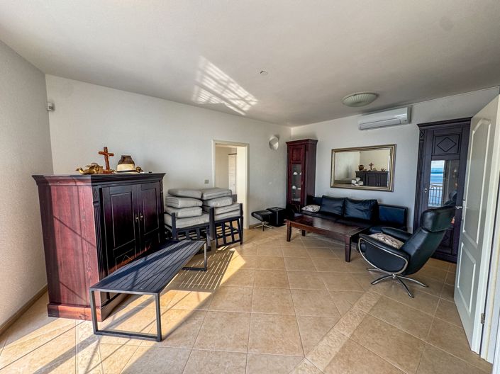 Image No.25-4 Bed Property for sale