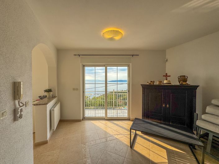 Image No.25-4 Bed Property for sale