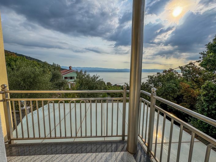 Image No.4-4 Bed Property for sale