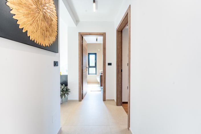 Image No.17-5 Bed Property for sale