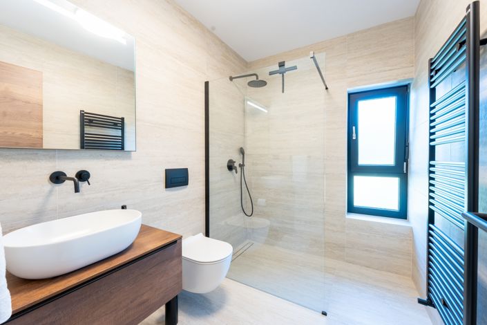 Image No.23-5 Bed Property for sale