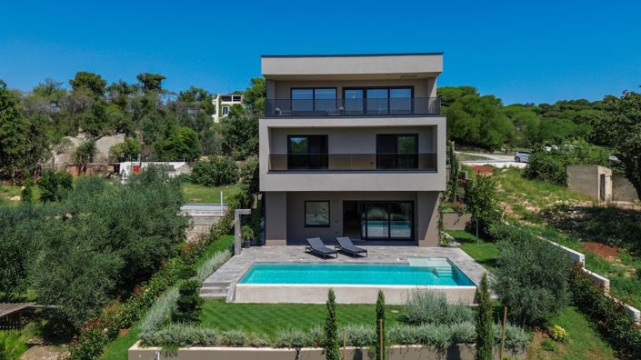 Image No.3-5 Bed Property for sale