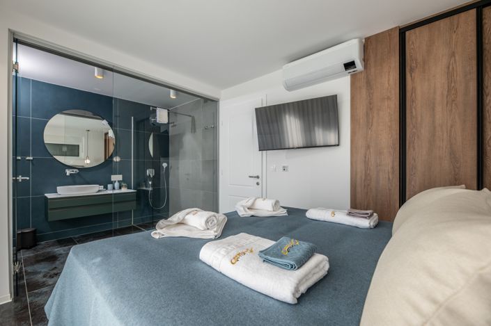 Image No.14-4 Bed Property for sale