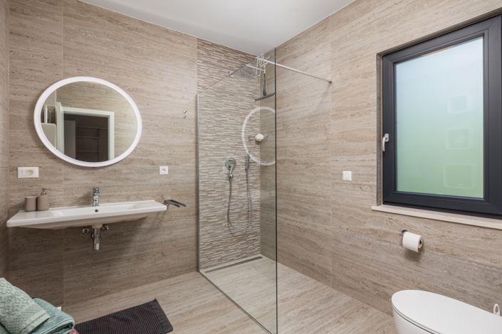 Image No.14-4 Bed Property for sale