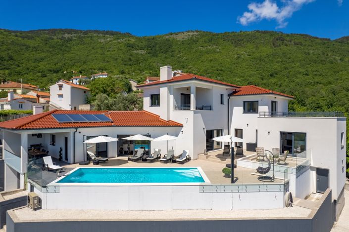 Image No.2-4 Bed Property for sale