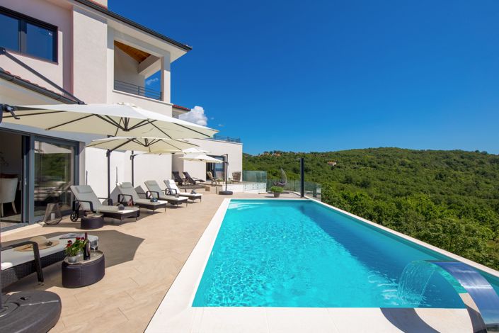 Image No.4-4 Bed Property for sale