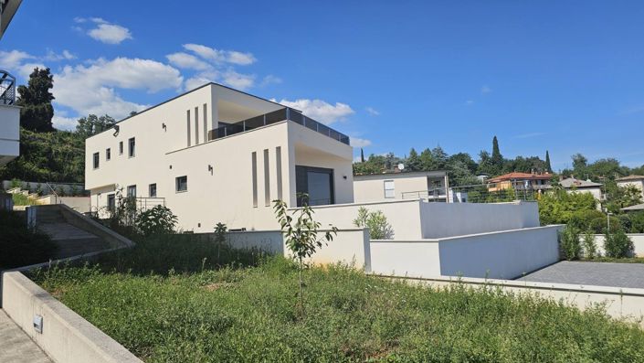 Image No.3-5 Bed Property for sale