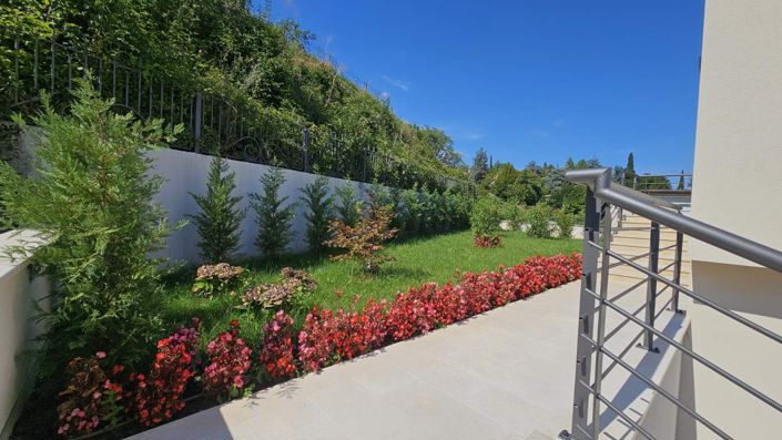 Image No.8-5 Bed Property for sale