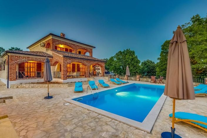 Image No.2-Propriété de 4 chambres à vendre à Višnjan