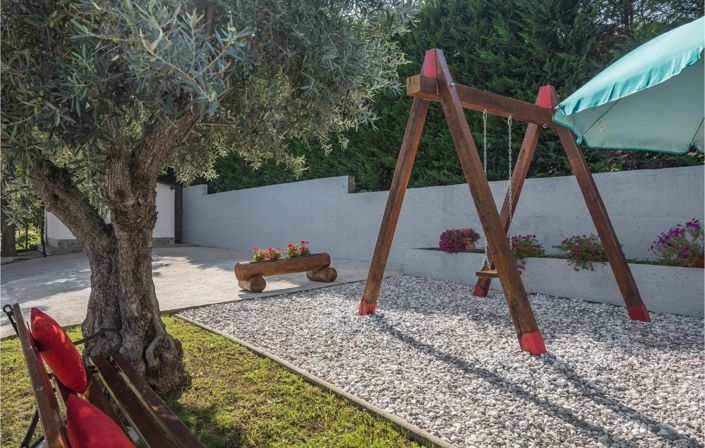 Image No.15-9 Bed Property for sale