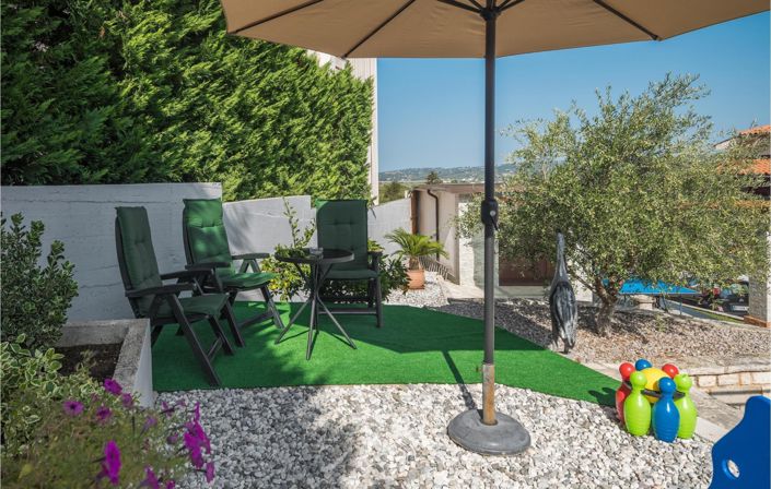 Image No.16-9 Bed Property for sale