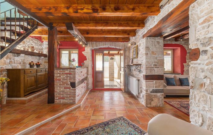 Image No.21-9 Bed Property for sale