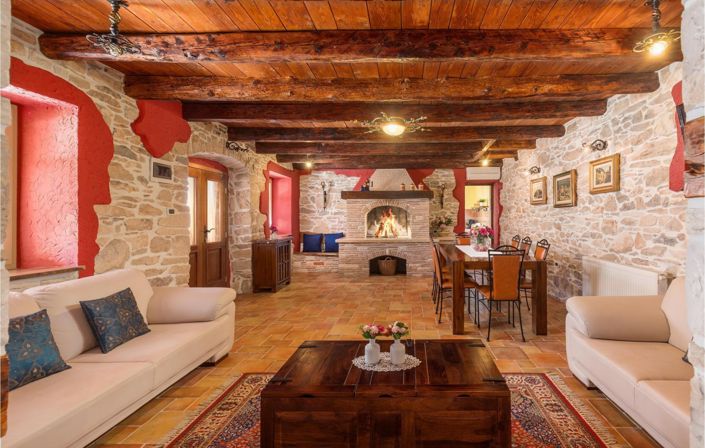 Image No.23-9 Bed Property for sale