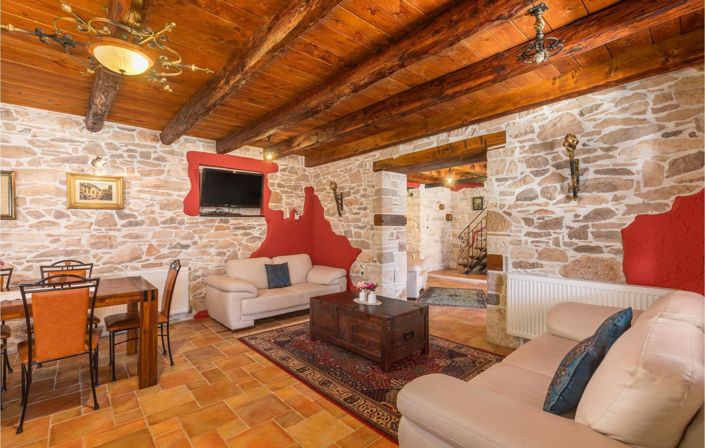 Image No.24-9 Bed Property for sale