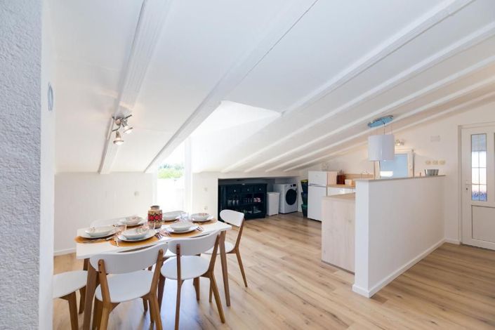 Image No.13-8 Bed Property for sale