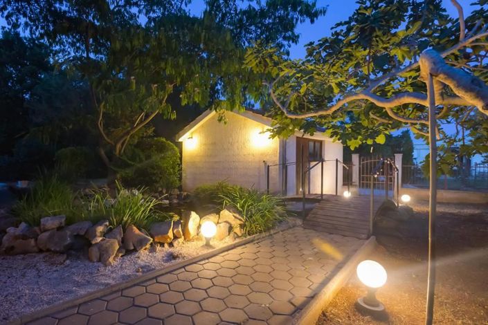 Image No.3-8 Bed Property for sale