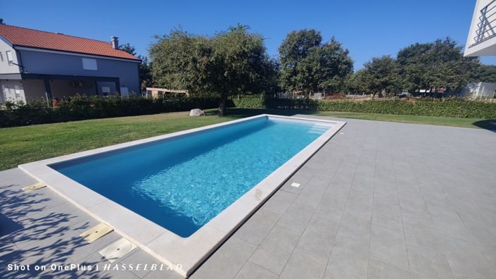 Image No.19-3 Bed Property for sale