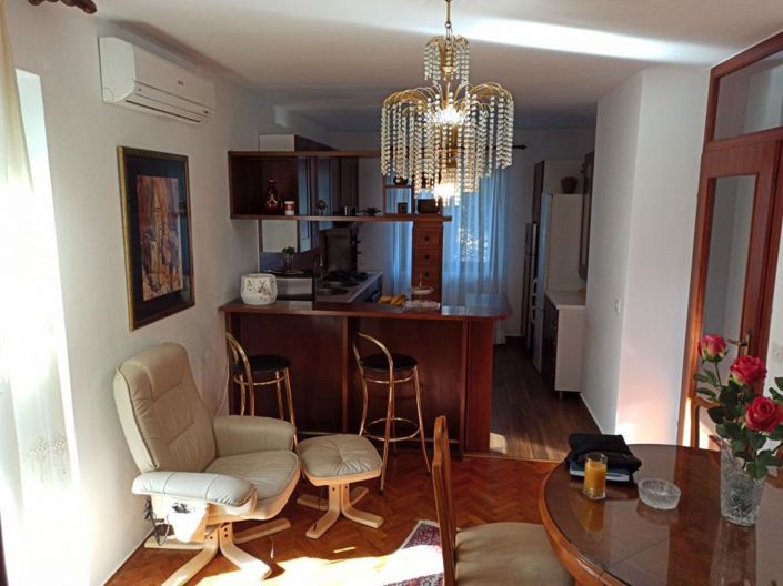 Image No.14-5 Bed Property for sale