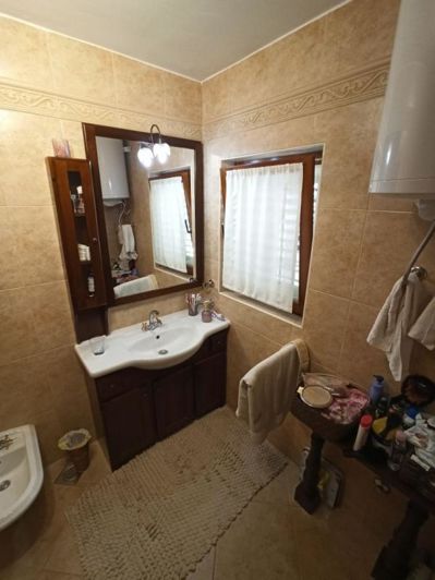 Image No.22-5 Bed Property for sale