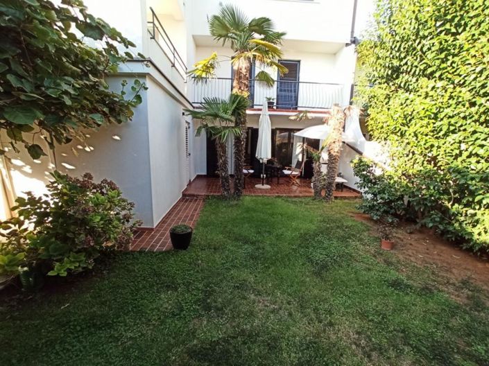 Image No.5-5 Bed Property for sale