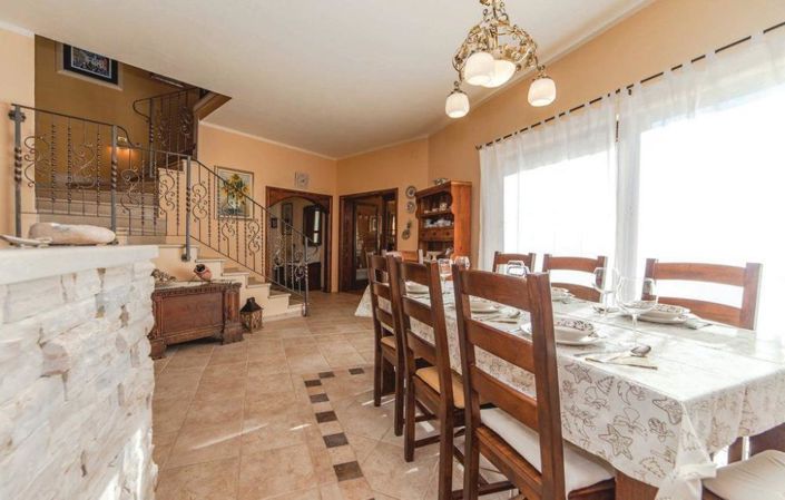 Image No.7-Propriété de 4 chambres à vendre à Kostrena