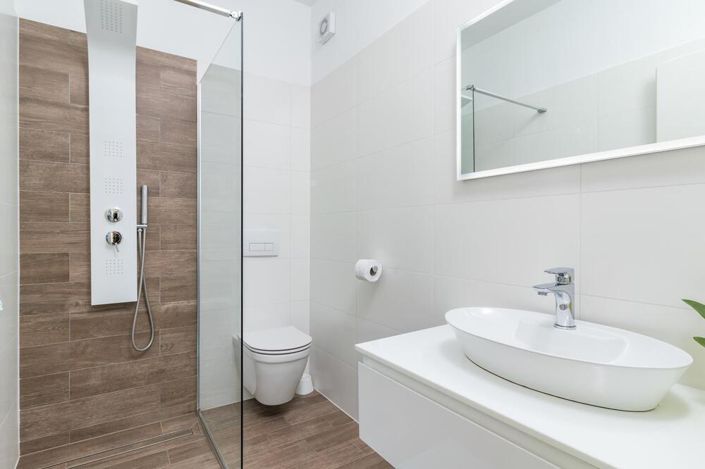 Image No.9-7 Bed Property for sale