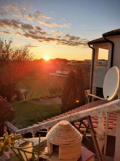 Image No.16-10 Bed Property for sale