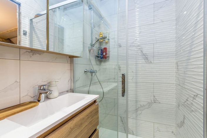 Image No.14-3 Bed Property for sale