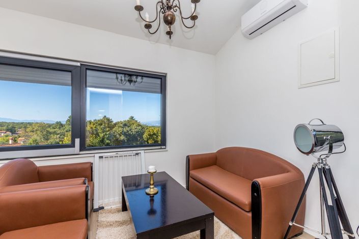 Image No.16-3 Bed Property for sale