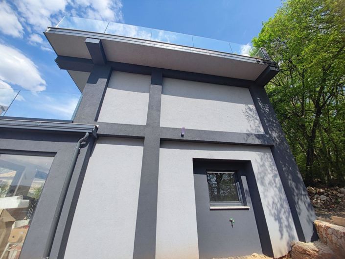 Image No.18-3 Bed Property for sale