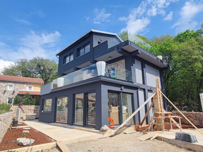 Image No.3-3 Bed Property for sale