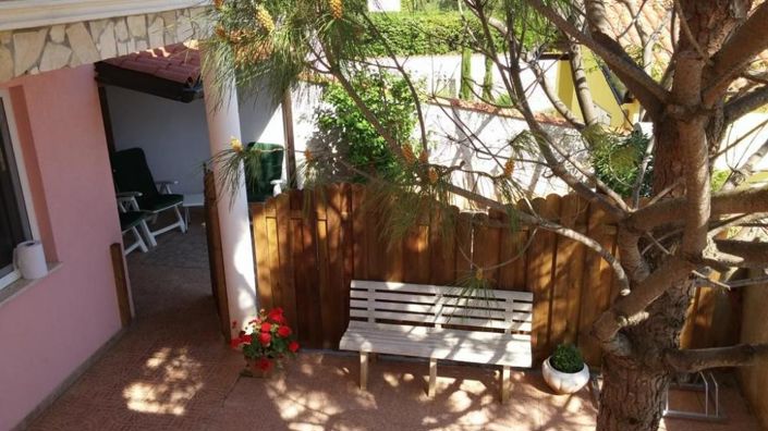 Image No.16-15 Bed Property for sale