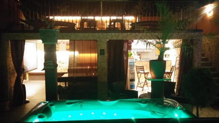 Image No.19-15 Bed Property for sale