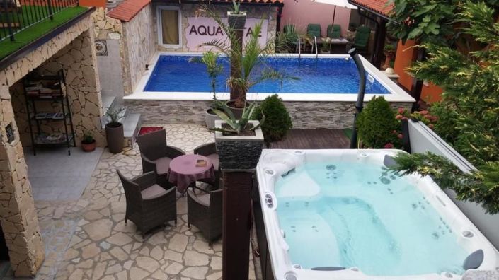 Image No.2-15 Bed Property for sale