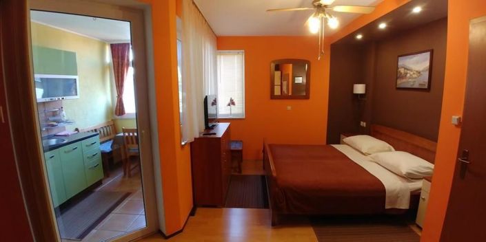 Image No.6-15 Bed Property for sale