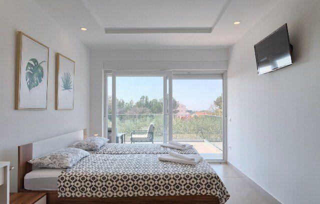 Image No.18-4 Bed Property for sale