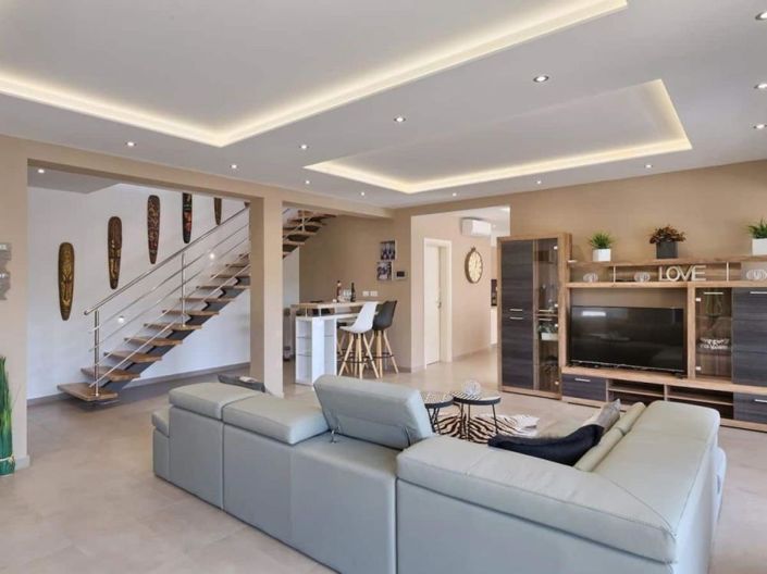 Image No.5-4 Bed Property for sale