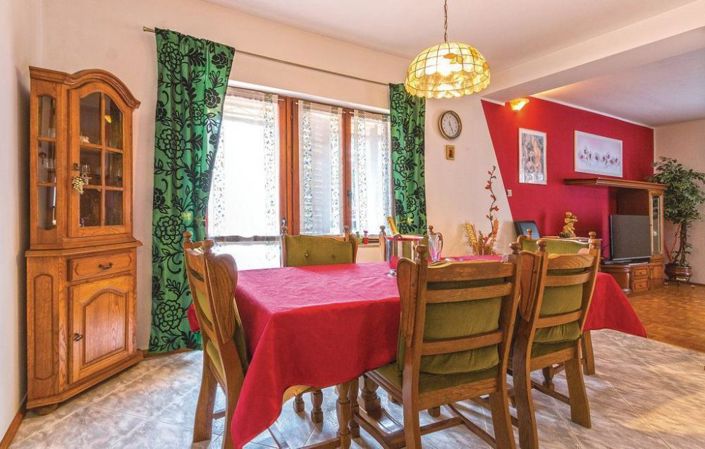 Image No.4-8 Bed Property for sale