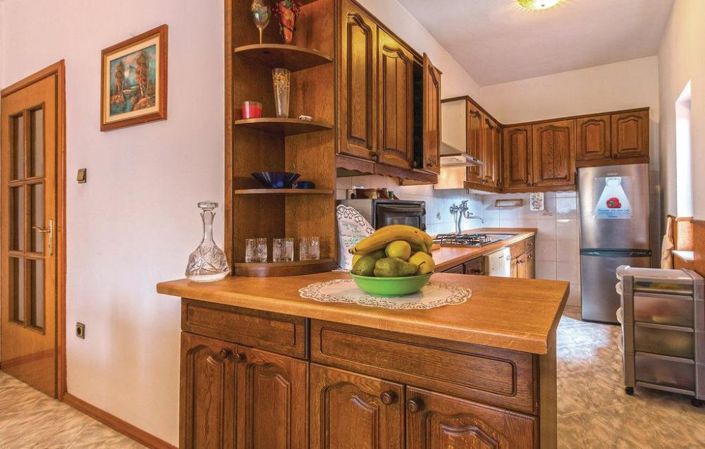 Image No.6-8 Bed Property for sale