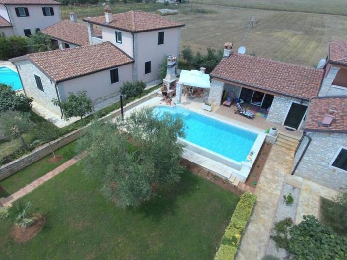 Image No.2-4 Bed Property for sale