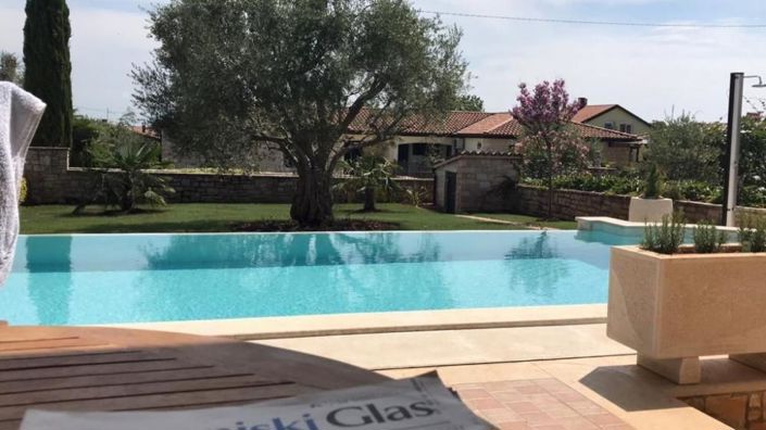 Image No.4-Propriété de 4 chambres à vendre à Porec