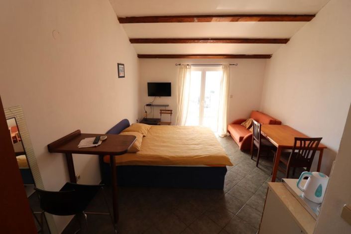 Image No.10-9 Bed Property for sale