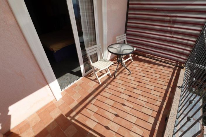 Image No.13-9 Bed Property for sale