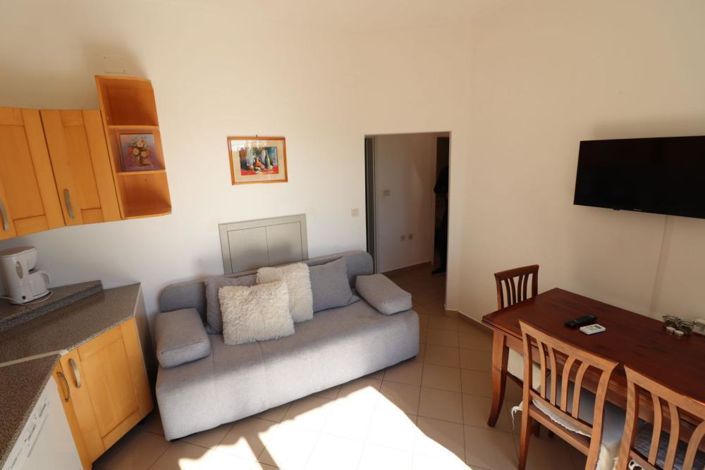 Image No.16-9 Bed Property for sale