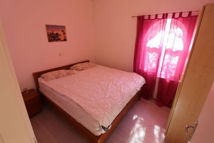 Image No.18-9 Bed Property for sale