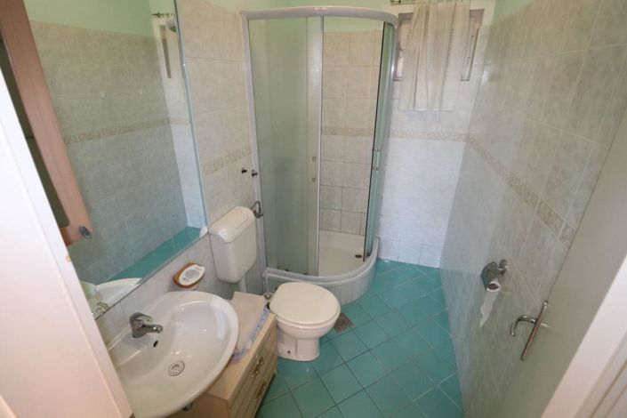 Image No.19-9 Bed Property for sale