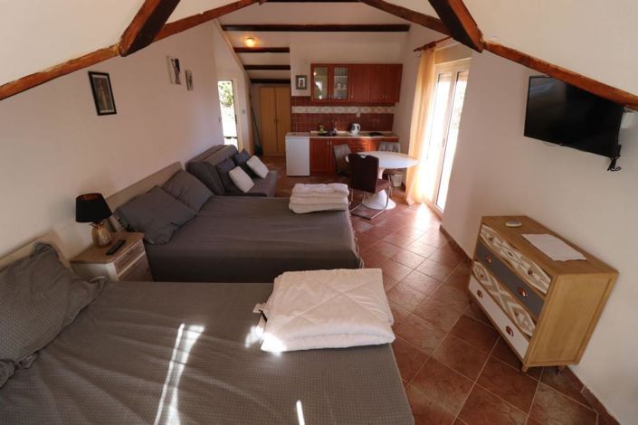 Image No.3-9 Bed Property for sale